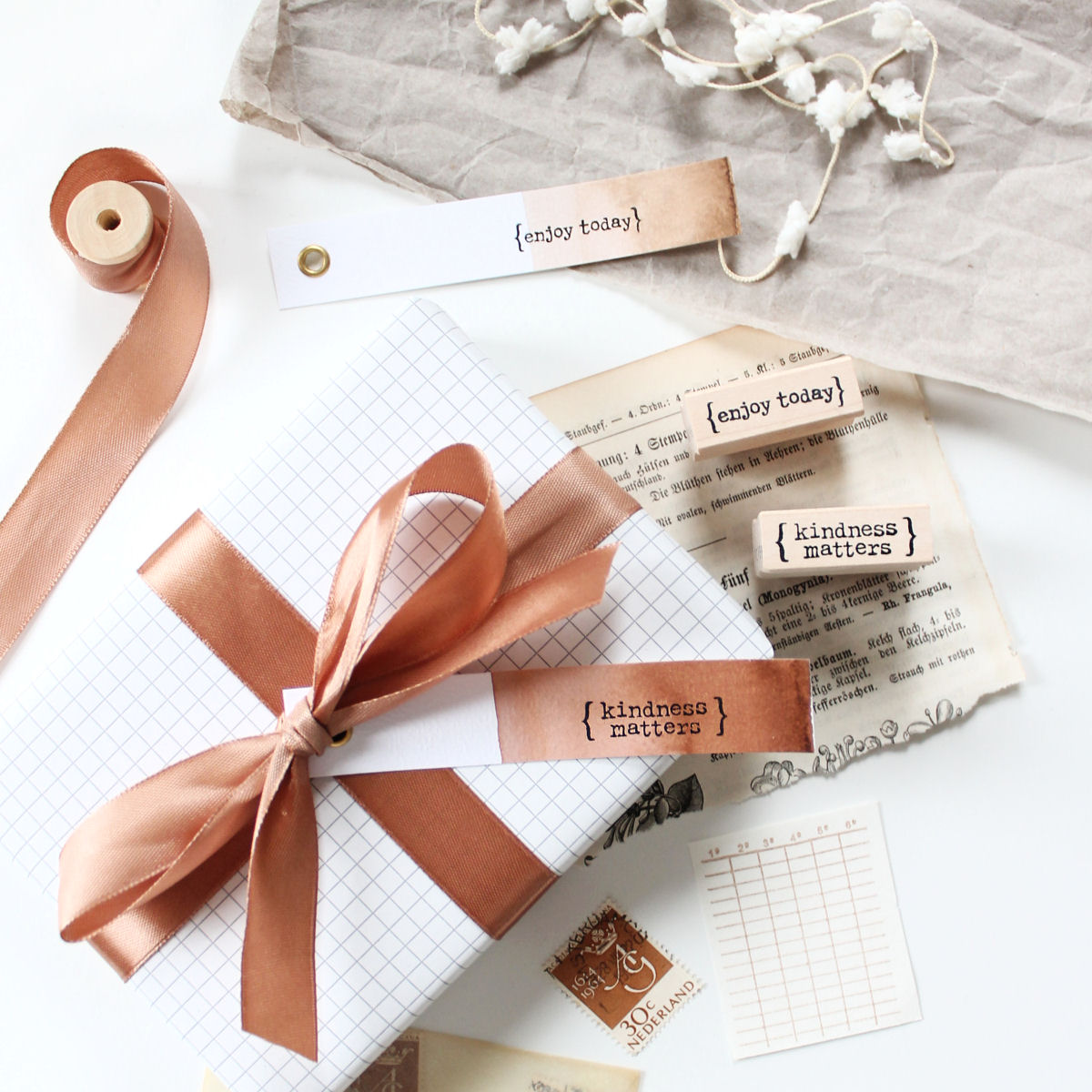Zo maak je gift tags met Ecoline en stempels